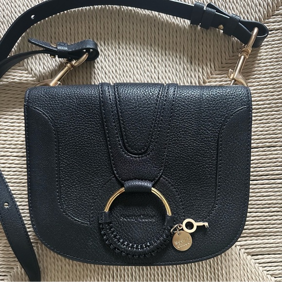 Chloé classic black 🖤 Crossbody Bag w/ Gold details - Picture 4 of 14